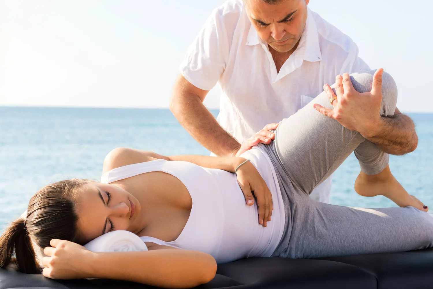 Wie Osteopathie und Heilpraktiker gemeinsam Beschwerden lindern